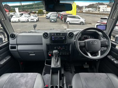 TOYOTA LAND CRUISER 70 - 5