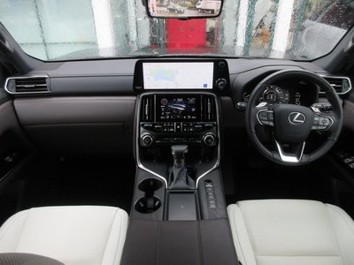 LEXUS LX - 2