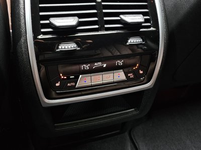 2020 BMW X6 — миниатюра 25