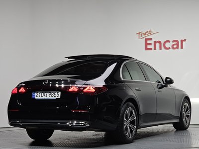 MERCEDES-BENZ E-CLASS - 4