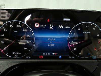 MERCEDES-BENZ E-CLASS - 8
