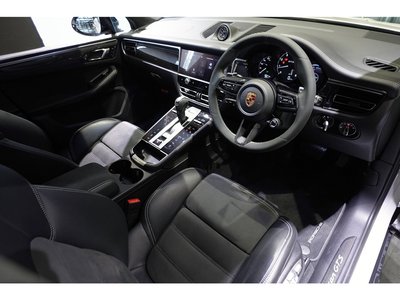 صورة 2 لـ 2023 Porsche MACAN
