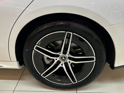 2025 Mercedes-BENZ E-CLASS photo 6