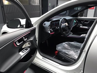 MERCEDES-BENZ E-CLASS - 10