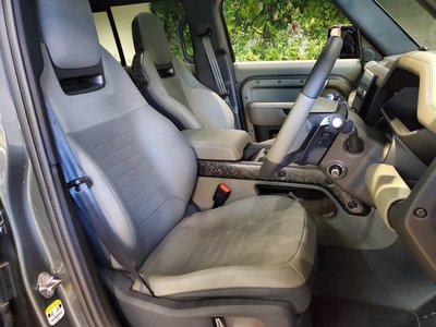 LAND ROVER DEFENDER - 3