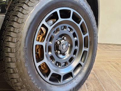 LAND ROVER DEFENDER - 4