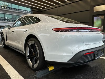 2024 Porsche TAYCAN — фото 4