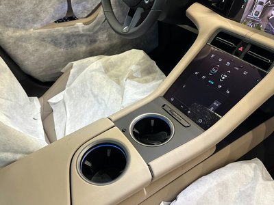 صورة مصغرة 12 لـ 2024 Porsche TAYCAN