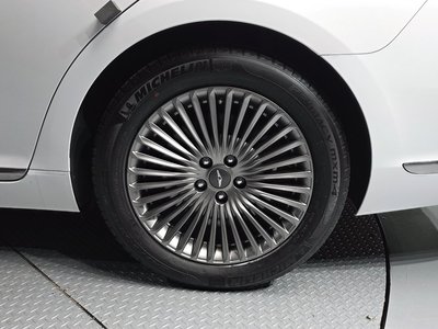 صورة 8 لـ 2021 Genesis G90