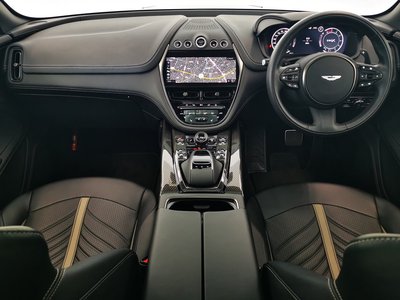 ASTON MARTIN DBX - 7