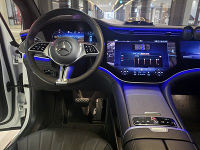 MERCEDES-BENZ EQE - 7