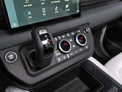 LAND ROVER DEFENDER - 9