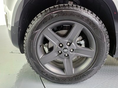 LAND ROVER DEFENDER - 6