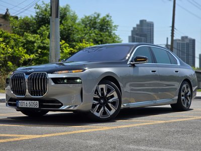 BMW 7 SERIES - 1