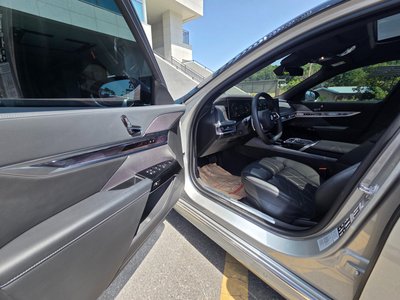 BMW 7 SERIES - 8