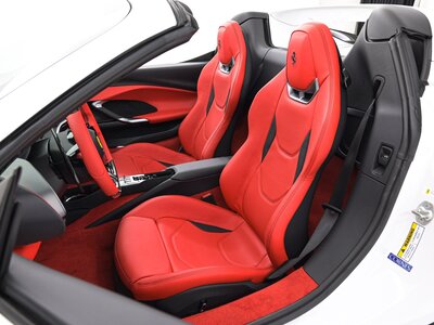صورة 4 لـ 2025 FERRARI 296 GTS
