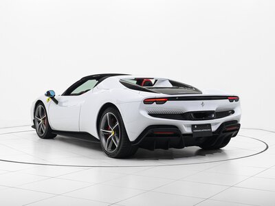 صورة 7 لـ 2025 FERRARI 296 GTS