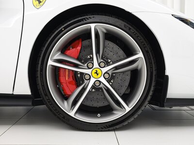 صورة 9 لـ 2025 FERRARI 296 GTS