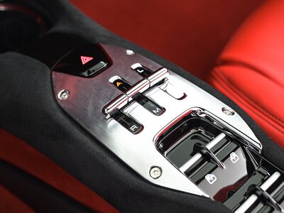 2025 Ferrari 296 GTS 缩略图 18