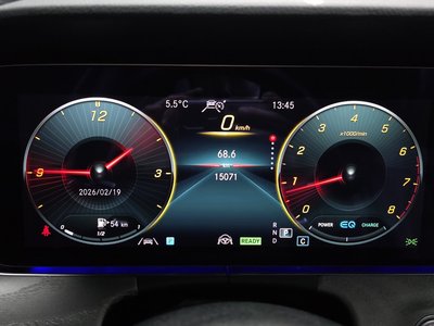 MERCEDES-BENZ E-CLASS - 8