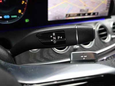 MERCEDES-BENZ E-CLASS - 9