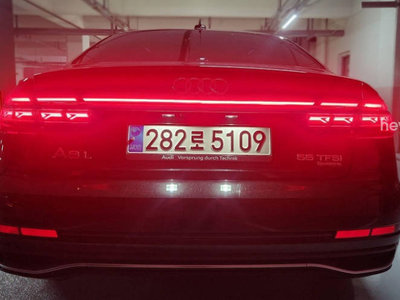 2023 AUDI A8 photo 4