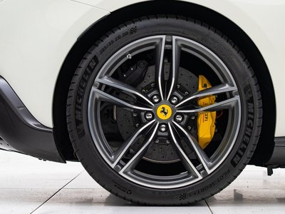 2025 Ferrari ROMA SPIDER photo 8