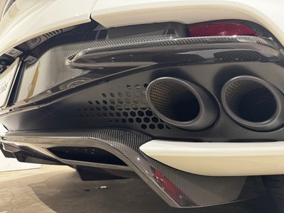 ASTON MARTIN DBS SUPERLEGGERA - 10