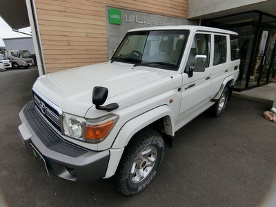 2014 Toyota LAND CRUISER 70 — фото 8