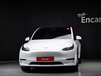 TESLA MODEL Y - 2
