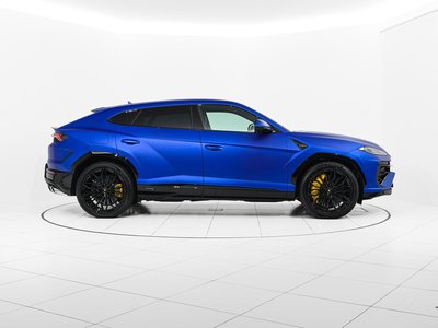 LAMBORGHINI URUS - 4