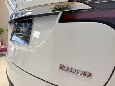 TESLA MODEL X - 10
