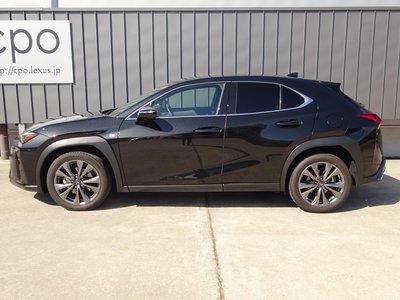 LEXUS UX - 3