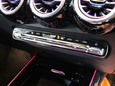2022 Mercedes-BENZ GLB — миниатюра 35