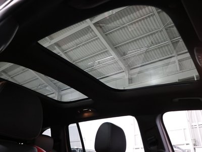 2022 Mercedes-BENZ GLB — миниатюра 30