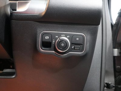 2022 Mercedes-BENZ GLB — миниатюра 28
