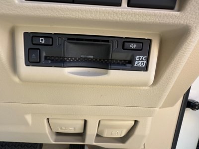 TOYOTA LAND CRUISER 300 - 6