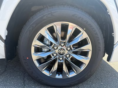 TOYOTA LAND CRUISER 300 - 8
