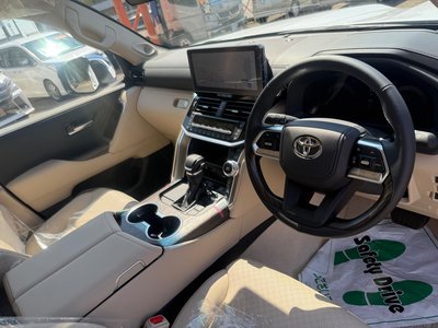 2026 Toyota LAND CRUISER 300 — миниатюра 21