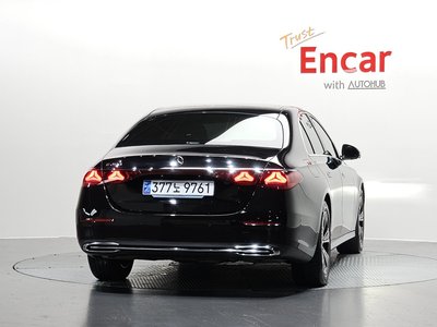 2024 Mercedes-BENZ E-CLASS photo 4
