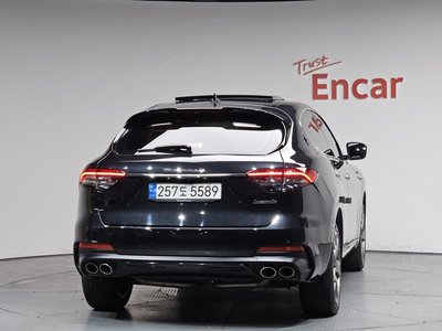 MASERATI LEVANTE - 4