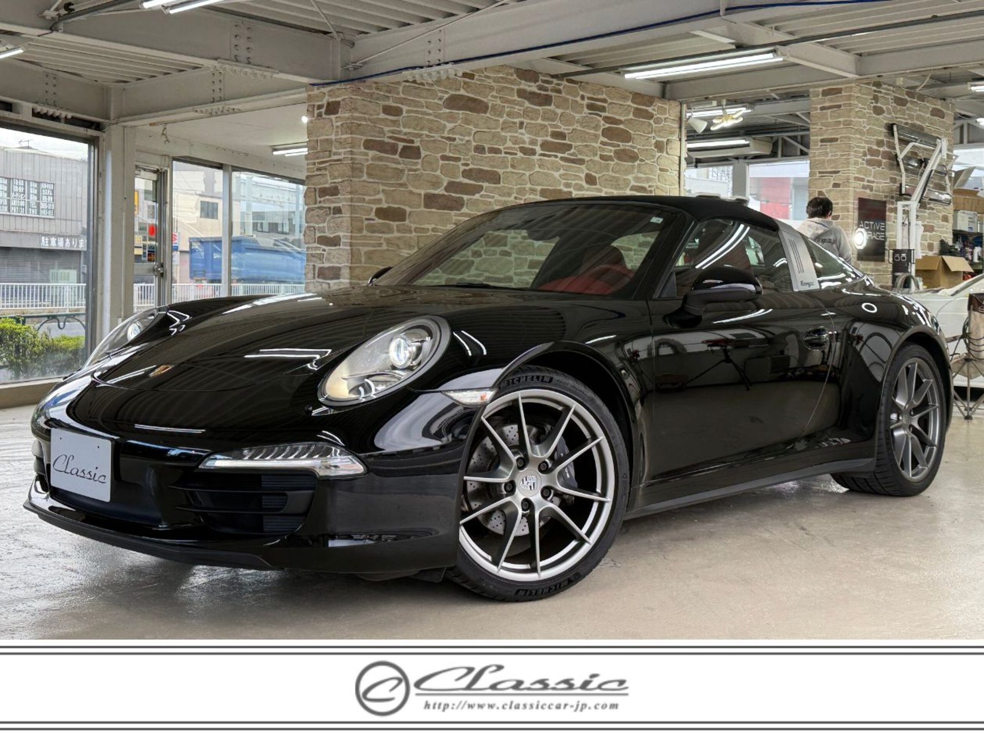 PORSCHE 911 TARGA - View 1