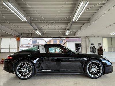 PORSCHE 911 - 10