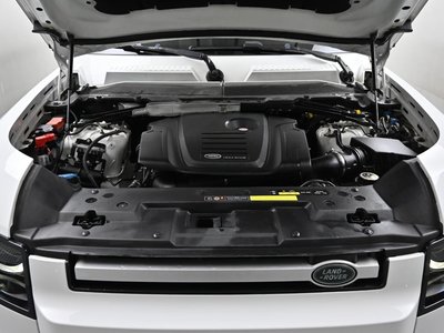 LAND ROVER DEFENDER - 7