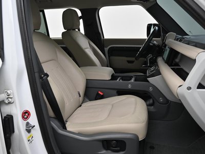 LAND ROVER DEFENDER - 10