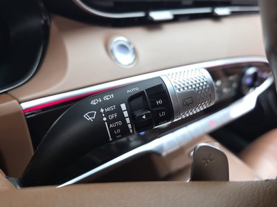 2022 Genesis GV70 thumbnail 24