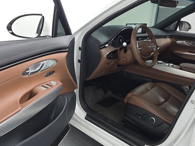 2022 Genesis GV70 thumbnail 13