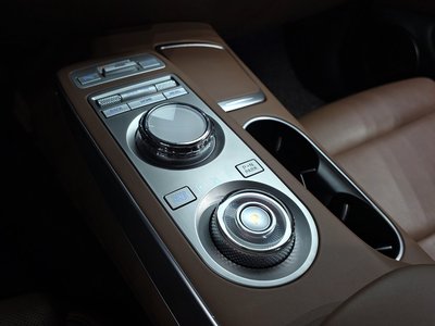 2022 Genesis GV70 thumbnail 12