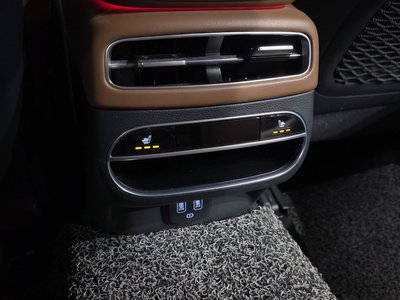 2022 Genesis GV70 thumbnail 25