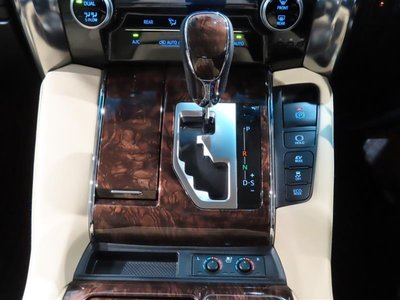 2023 TOYOTA ALPHARD photo 10